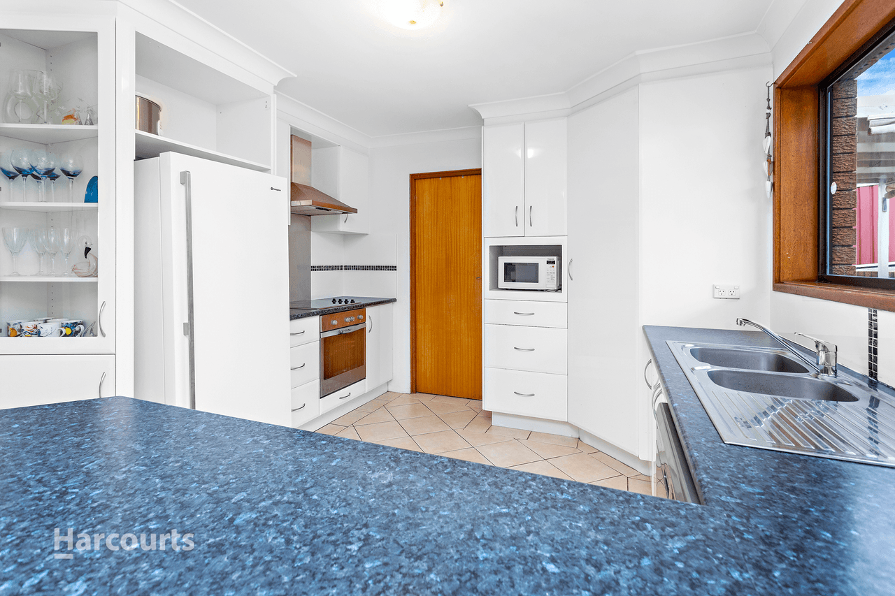 22 Denison Avenue, BARRACK HEIGHTS, NSW 2528