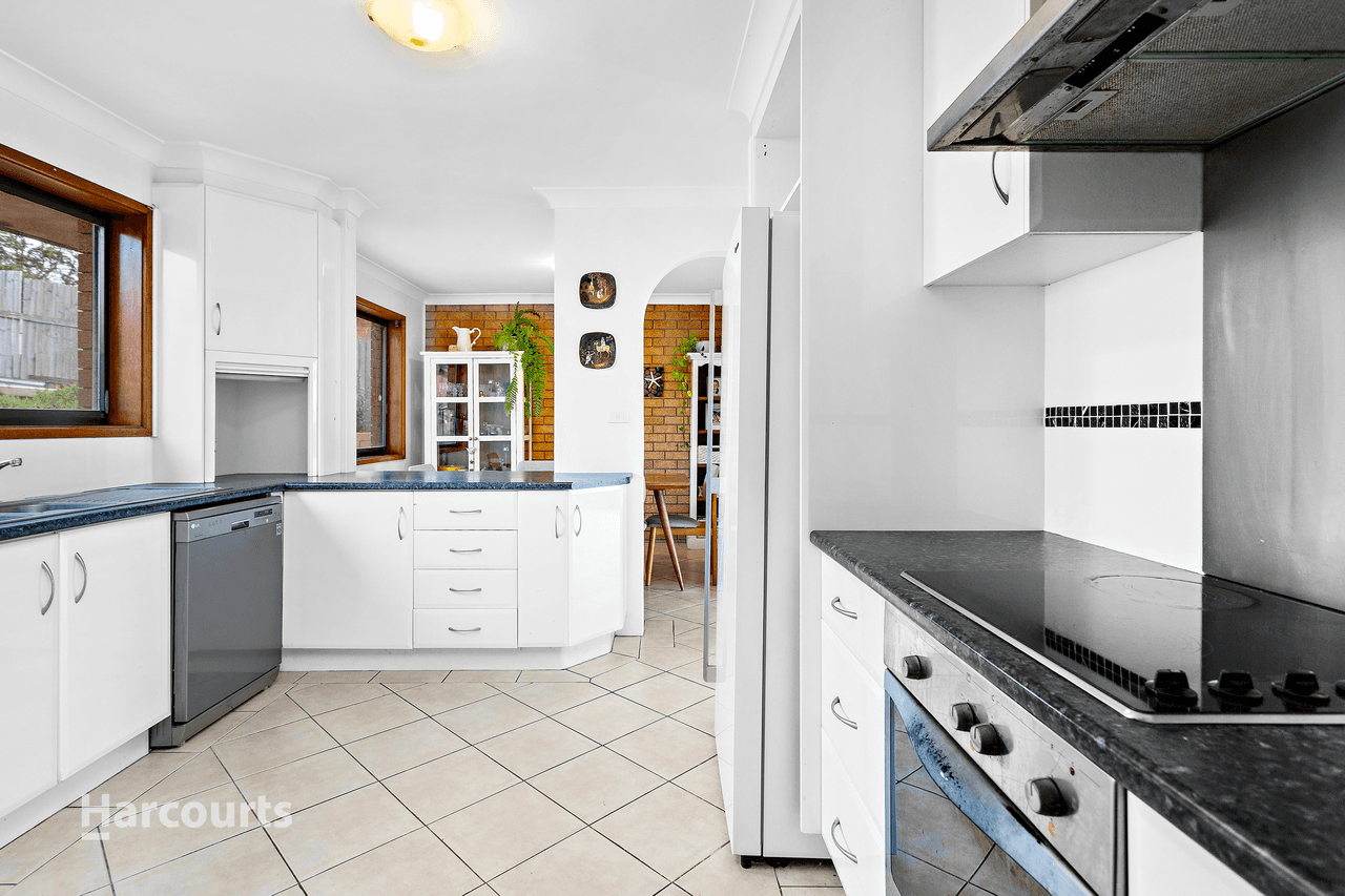 22 Denison Avenue, BARRACK HEIGHTS, NSW 2528