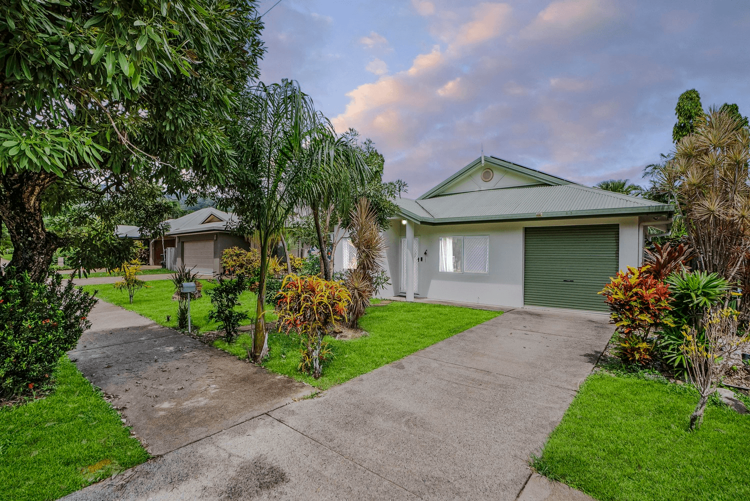 6 Moore Road, Kewarra Beach, QLD 4879