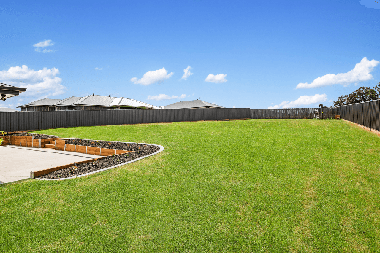 52 Enderle Drive, LOCHINVAR, NSW 2321