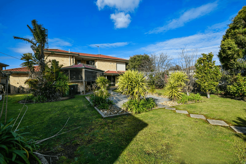 4 Burden Pl, Paynesville, VIC 3880