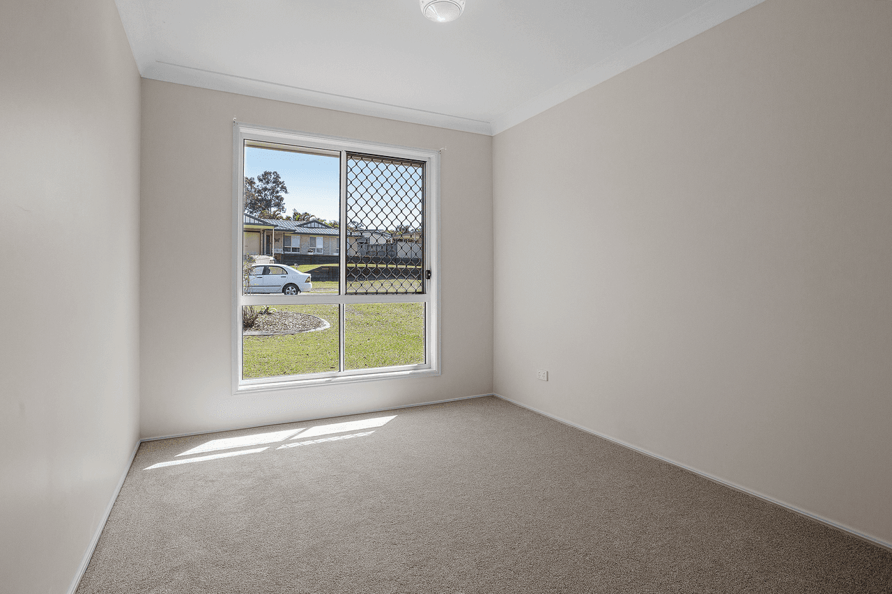 32 Holly Cres, Windaroo, QLD 4207