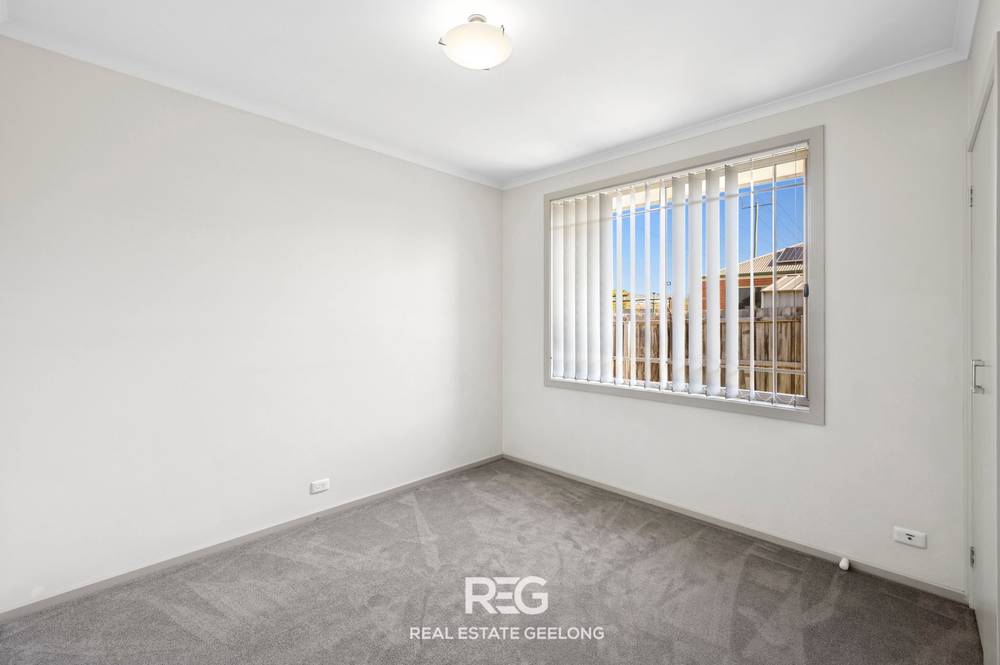 2/30 Burdoo Drive, GROVEDALE, VIC 3216