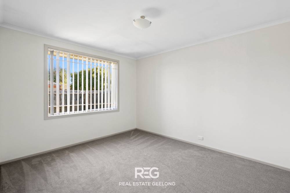 2/30 Burdoo Drive, GROVEDALE, VIC 3216