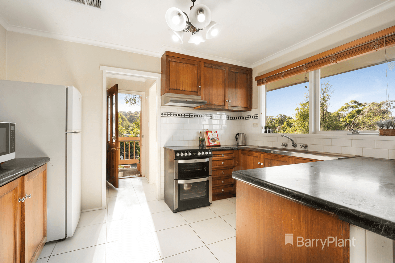 9 Koonawarra Way, Diamond Creek, VIC 3089