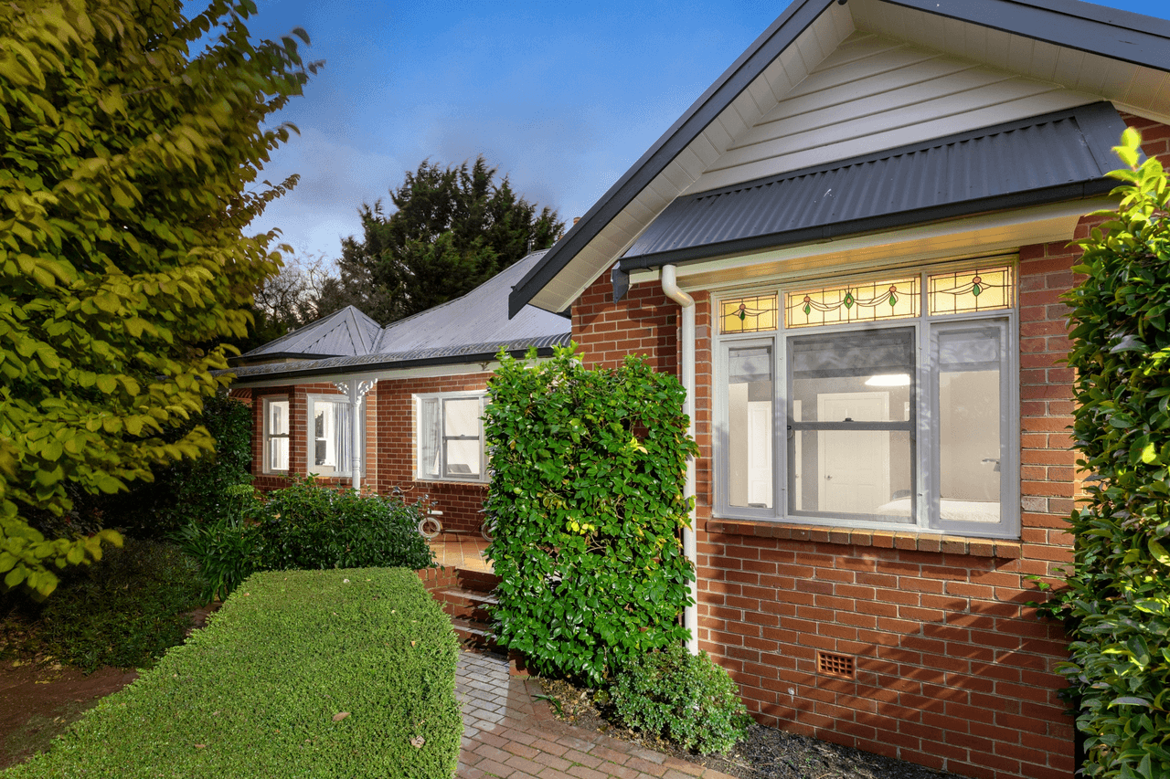 4 Lucern Close, ROMSEY, VIC 3434