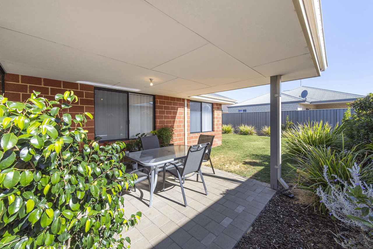 5 Rochdale Circle, MEADOW SPRINGS, WA 6210