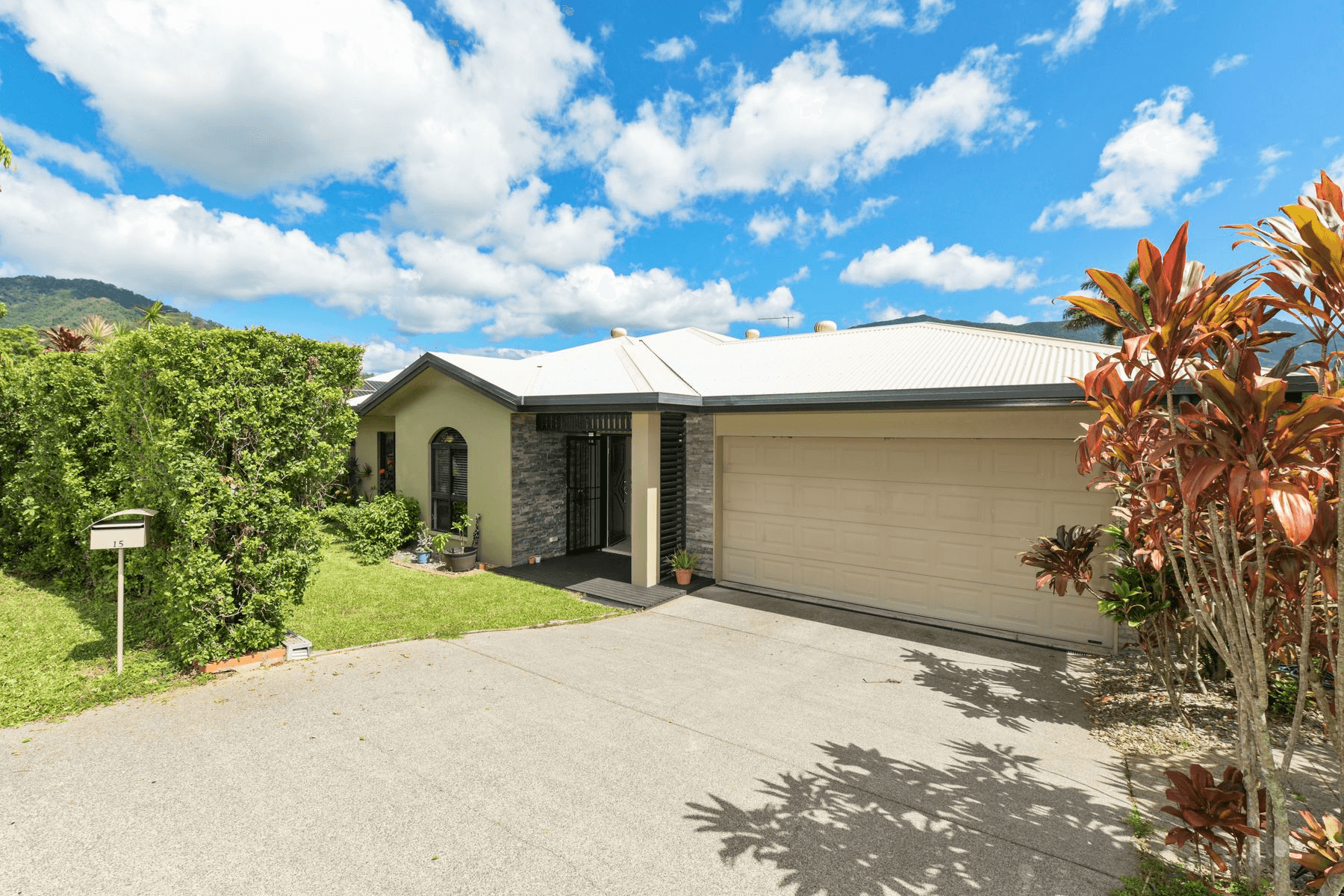 15 Saint Albans Close, BRINSMEAD, QLD 4870