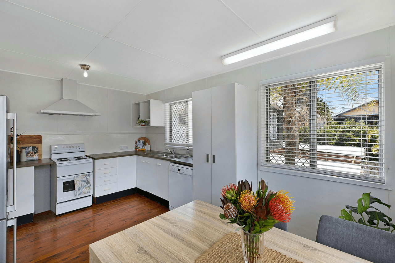 6 Adelaide Street, KILLARNEY VALE, NSW 2261