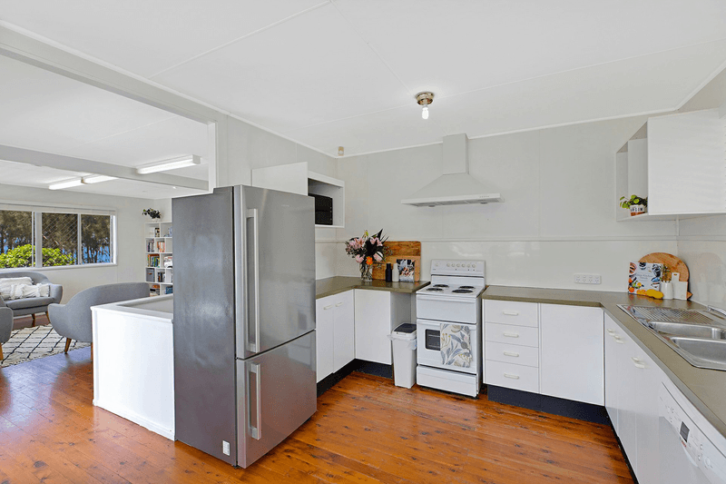 6 Adelaide Street, KILLARNEY VALE, NSW 2261