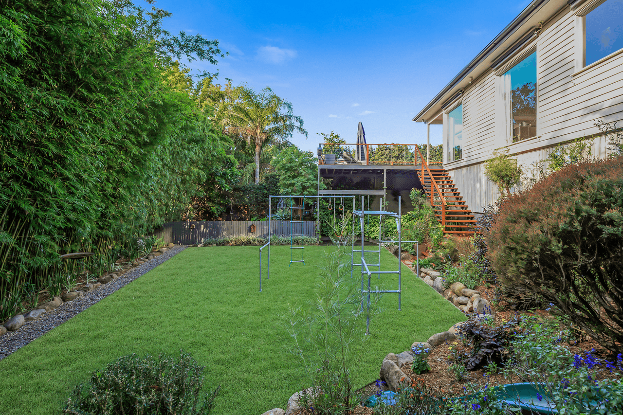 11 Dovedale Crescent, ASHGROVE, QLD 4060