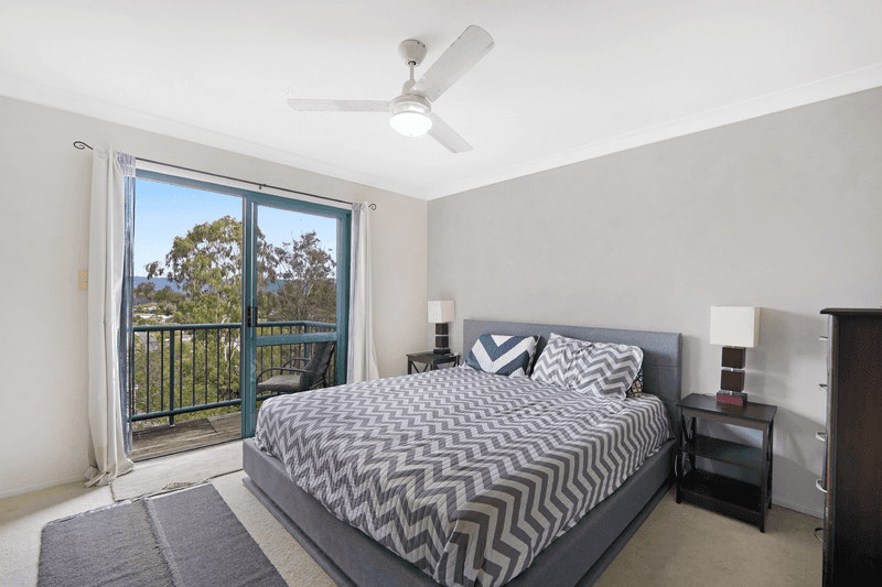 2058/6 Crestridge Crescent, OXENFORD, QLD 4210