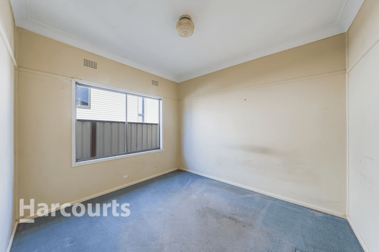 24 Farnsworth Avenue, Campbelltown, NSW 2560