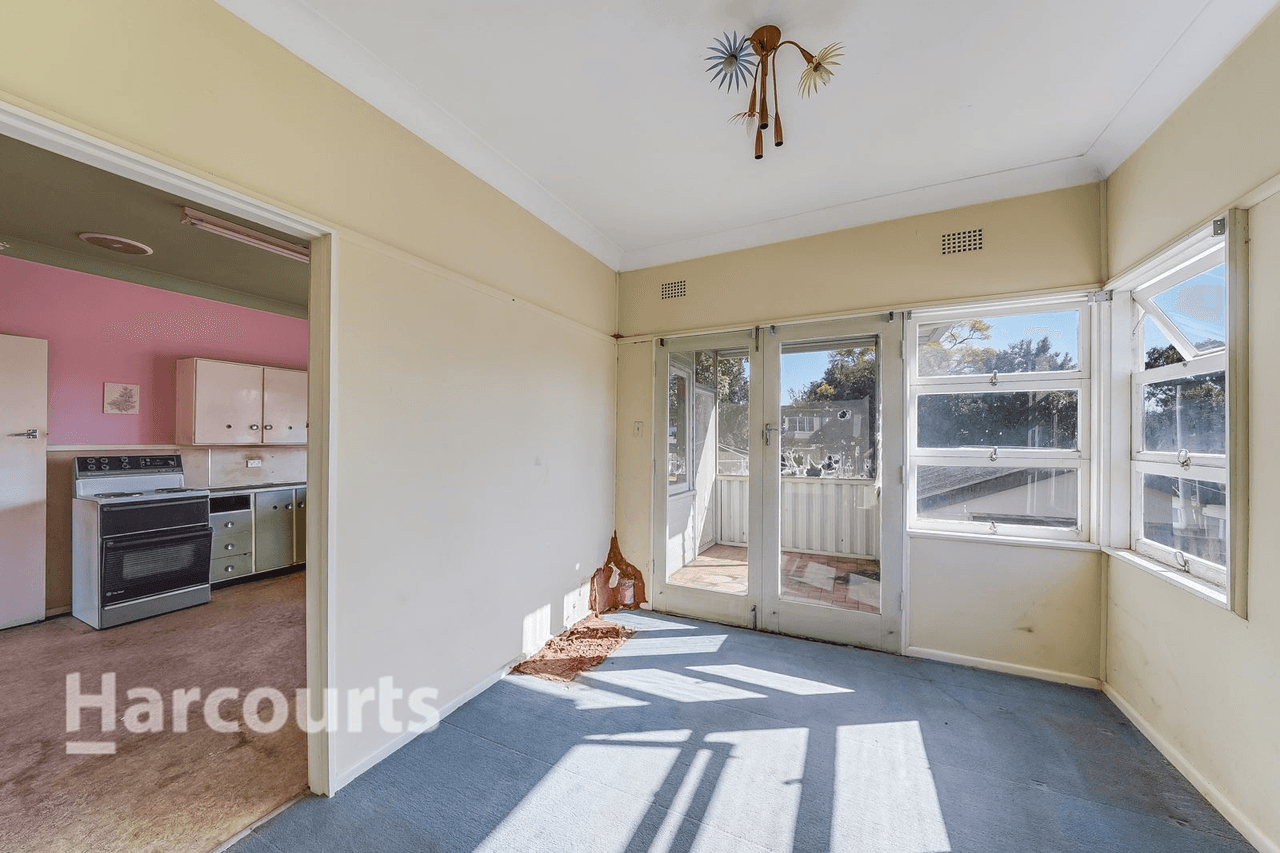 24 Farnsworth Avenue, Campbelltown, NSW 2560