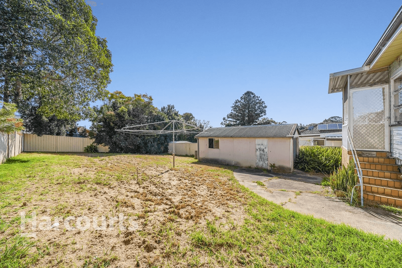 24 Farnsworth Avenue, Campbelltown, NSW 2560