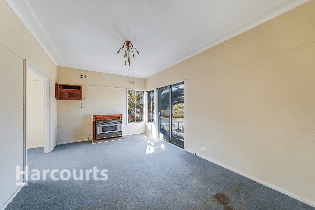 24 Farnsworth Avenue, Campbelltown, NSW 2560