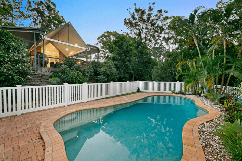 28 Lydford Close, BONOGIN, QLD 4213