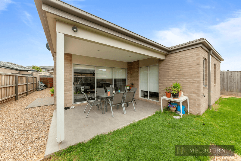 11 Bianca Crescent, GREENVALE, VIC 3059