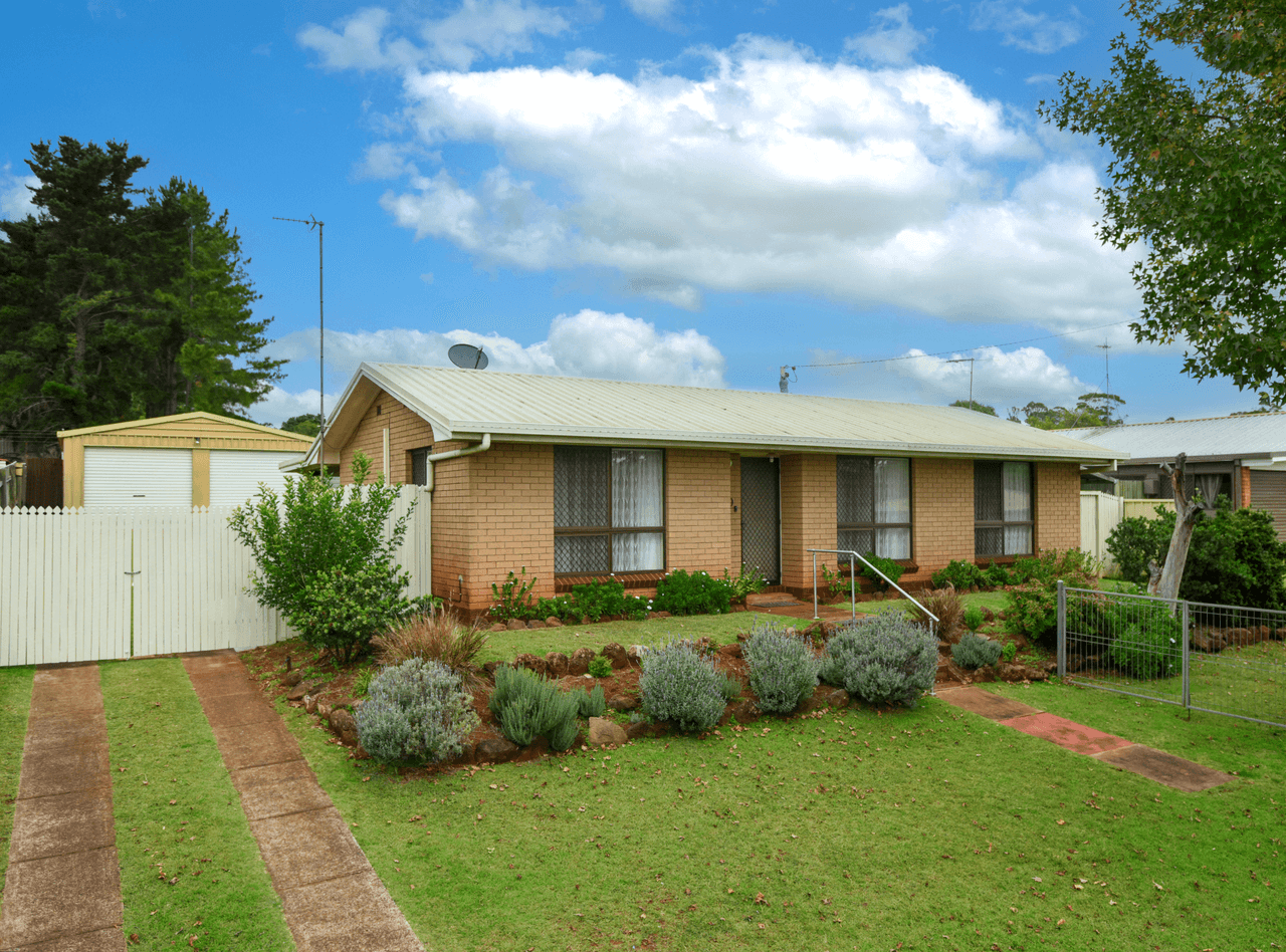 30 Champagne Cres, WILSONTON HEIGHTS, QLD 4350