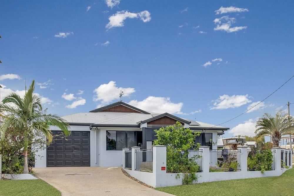 5 Pacific Avenue, Tannum Sands, QLD 4680