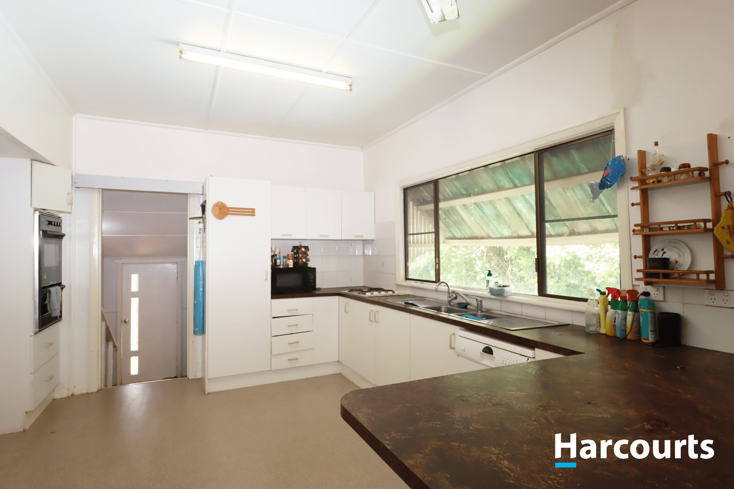 10 Churchill Street, CHILDERS, QLD 4660