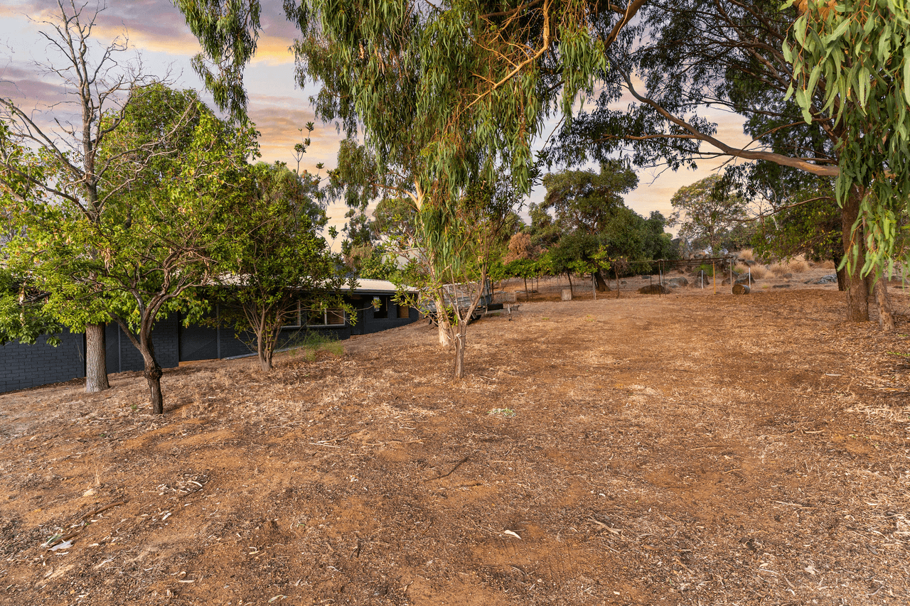 290 Viveash Road, SWAN VIEW, WA 6056