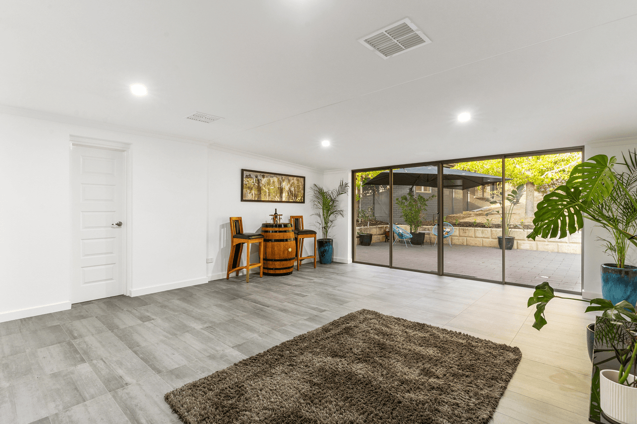 290 Viveash Road, SWAN VIEW, WA 6056