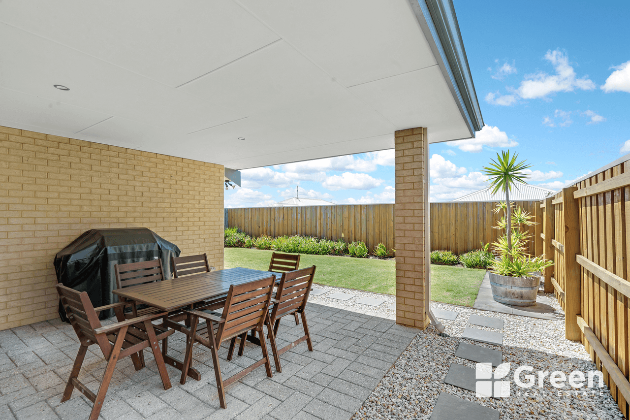 5 Serrata Way, Halls Head, WA 6210