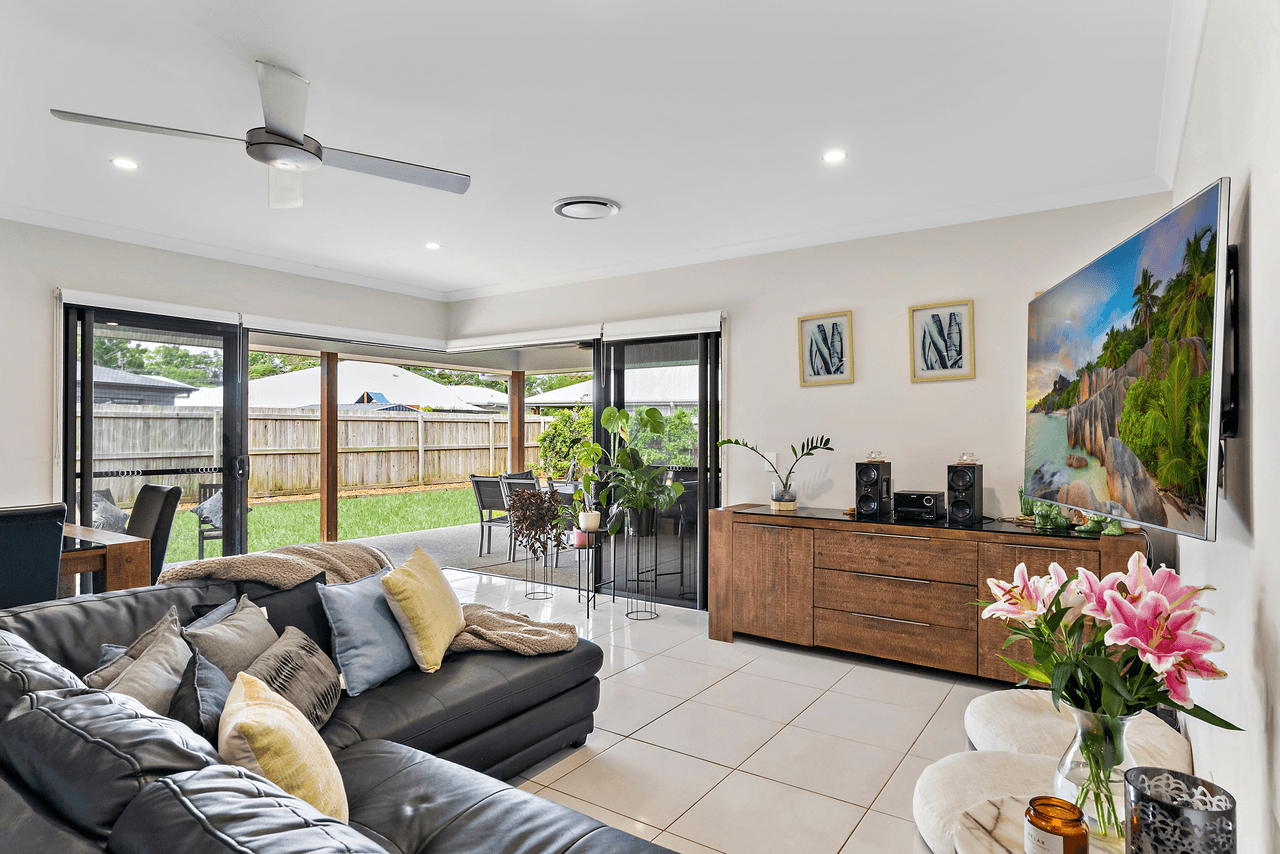 11 Echidna Court, LANDSBOROUGH, QLD 4550