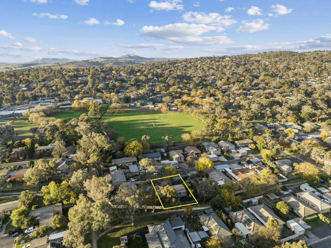 11 Squire Place, CHARNWOOD, ACT 2615