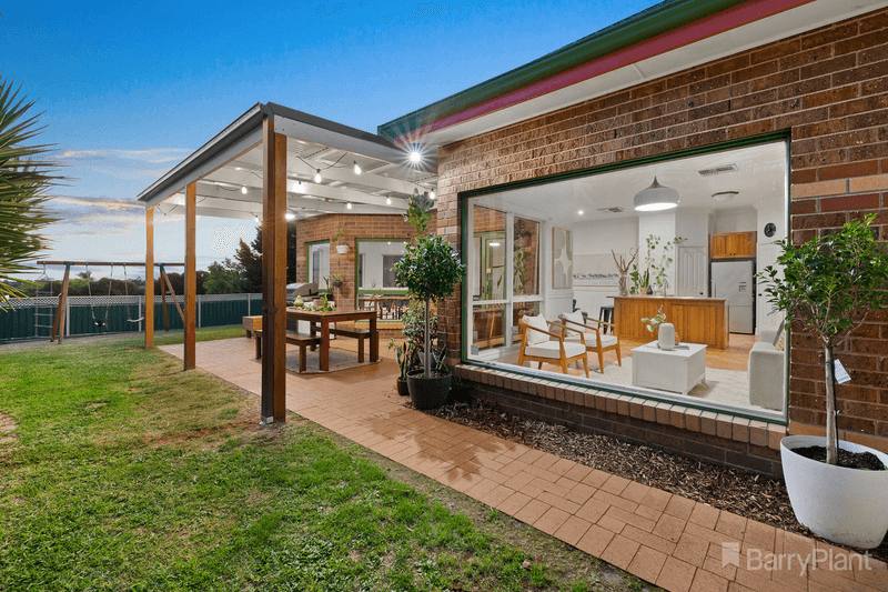 133 Montbrae Circuit, Narre Warren North, VIC 3804