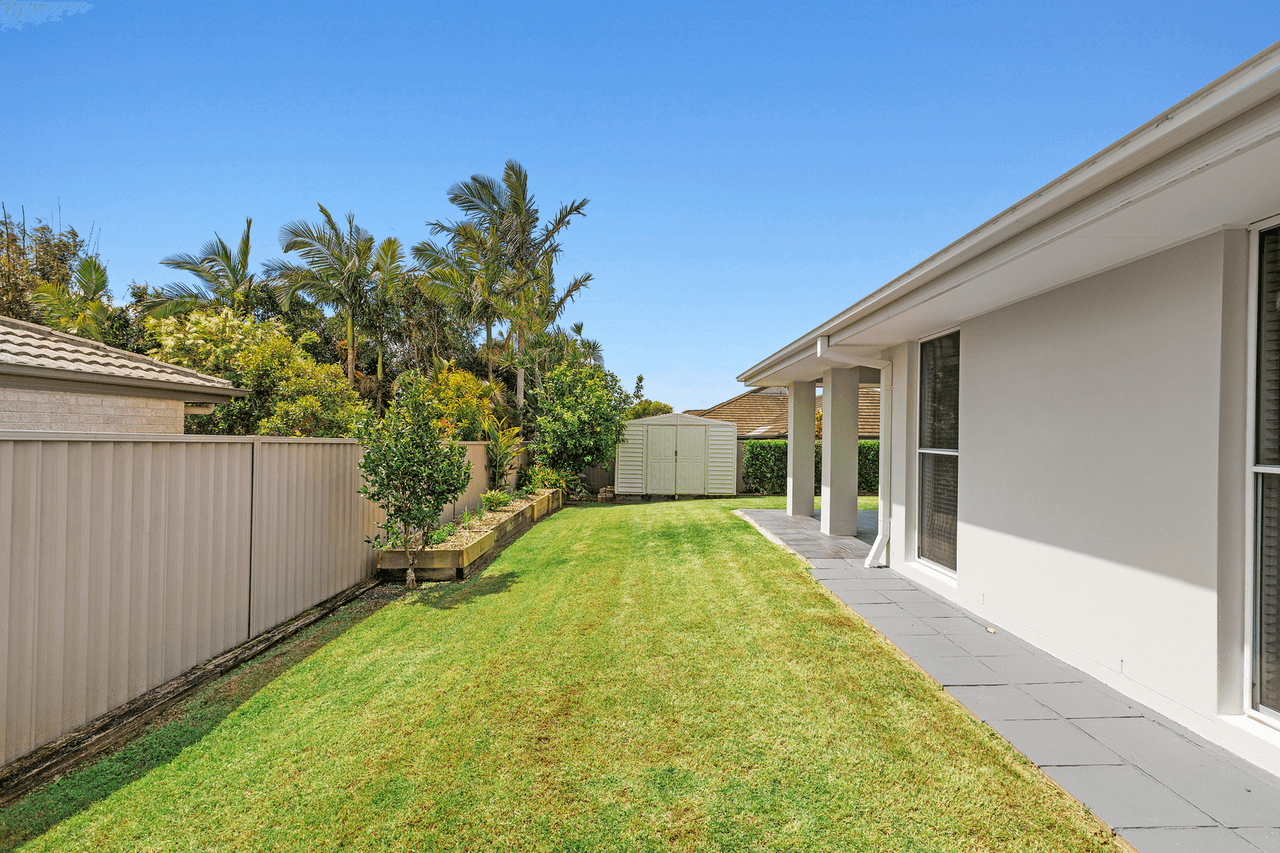 46 Lennox Circuit, POTTSVILLE, NSW 2489