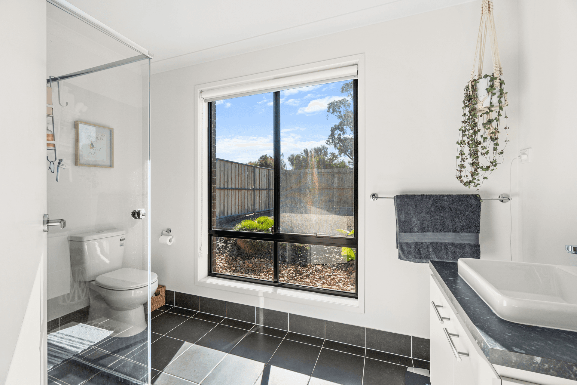 17 Swan Reach Road, Swan Reach, VIC 3903