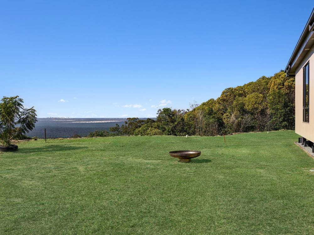 302 Hapgood Road, LANDSBOROUGH, QLD 4550