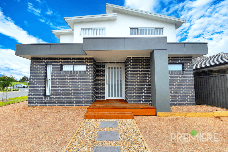 12 limelight Circuit, Gregory Hills, NSW 2557