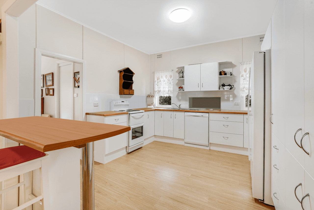 25 Webb Street, EAST GOSFORD, NSW 2250