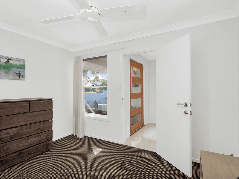 6 Penguin Parade, Burleigh Waters, QLD 4220