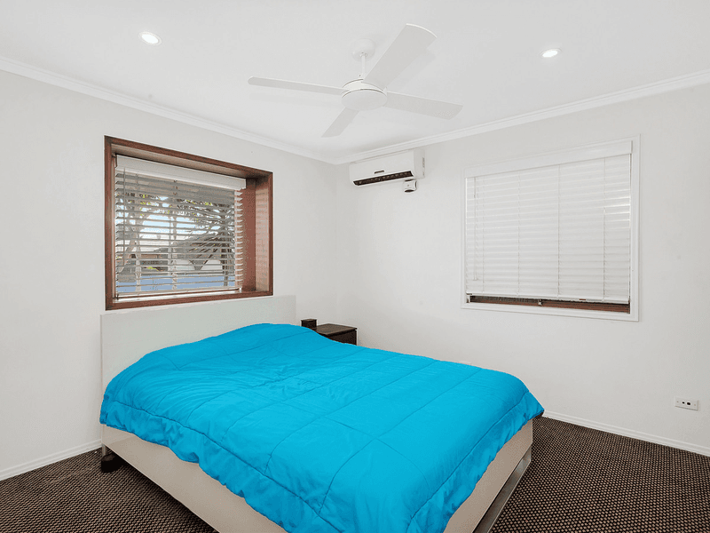 6 Penguin Parade, Burleigh Waters, QLD 4220