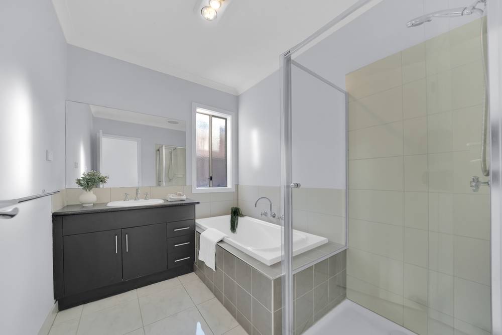 27 Yarraman Road, MANOR LAKES, VIC 3024