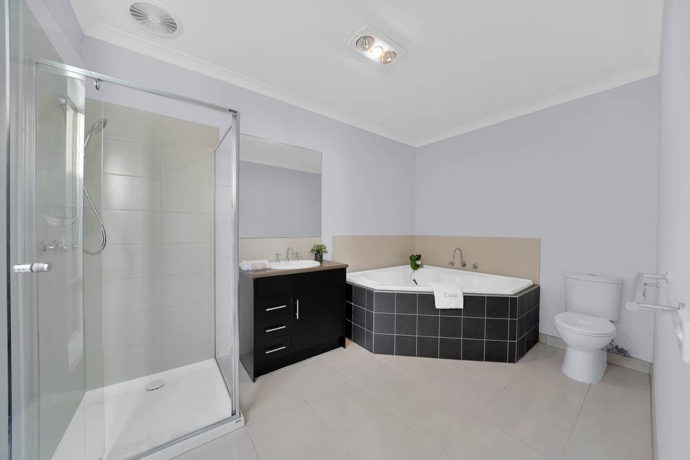 27 Yarraman Road, MANOR LAKES, VIC 3024