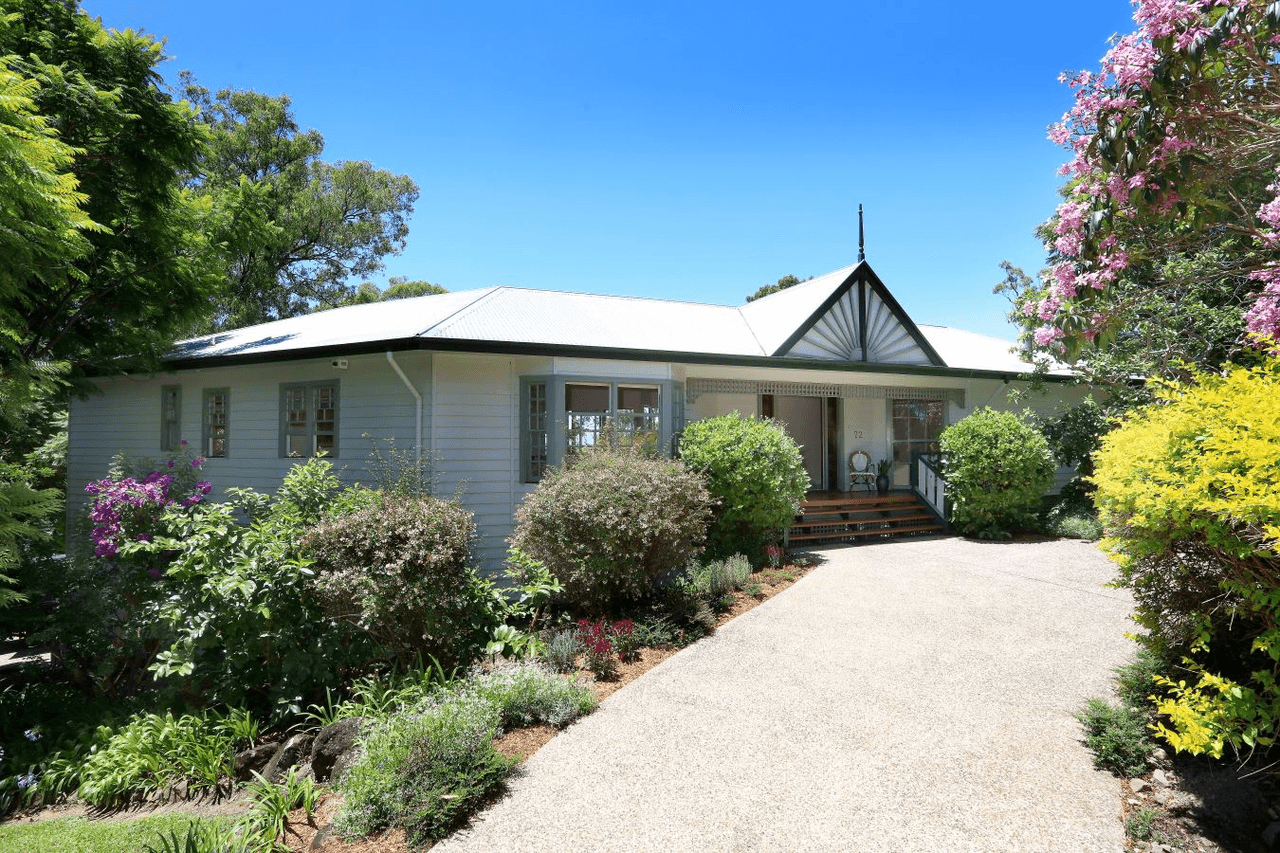 72 Castle Hill Drive, Gaven, QLD 4211