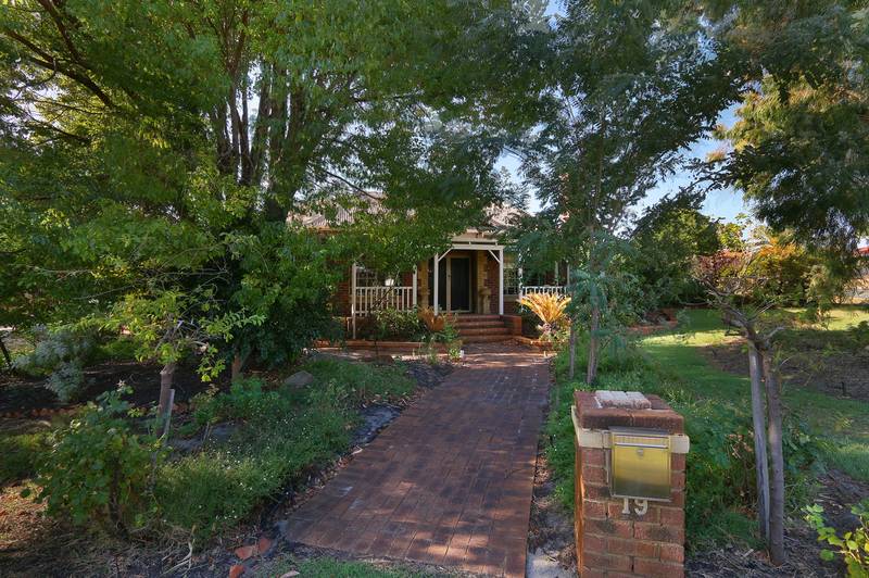 19 Inwood Place, MURDOCH, WA 6150