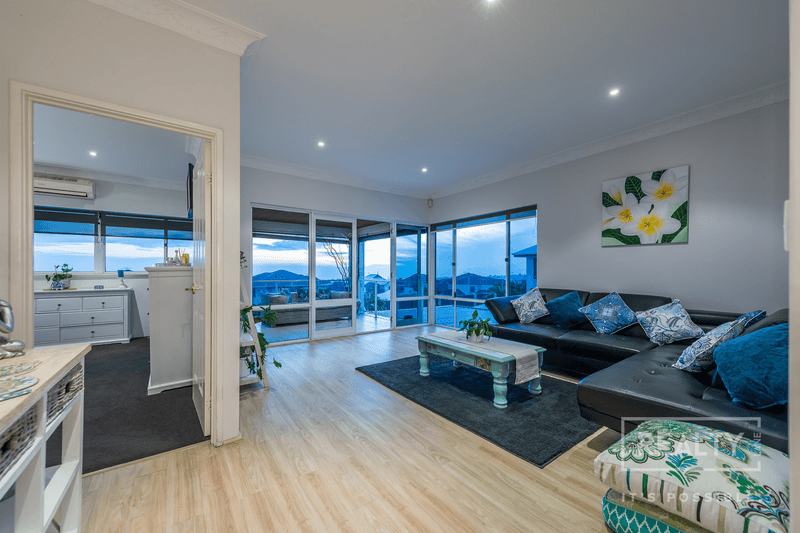 14 Manta Pass, Mindarie, WA 6030