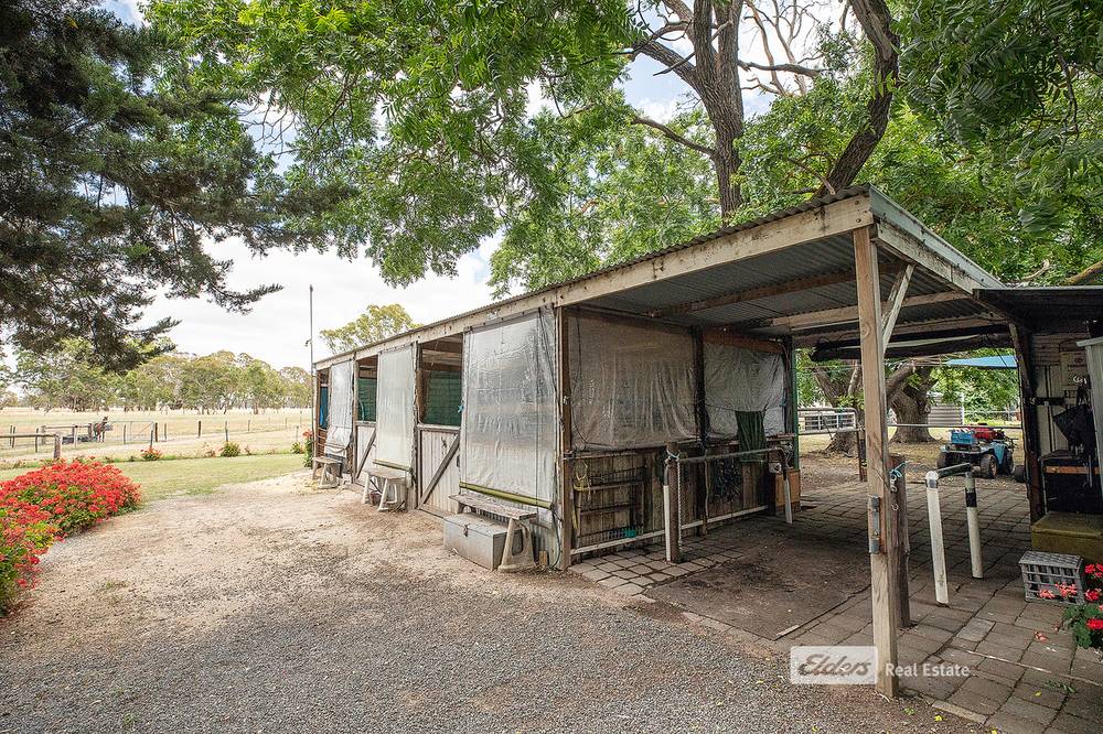 17 COOEE Road, KYBYBOLITE, SA 5262