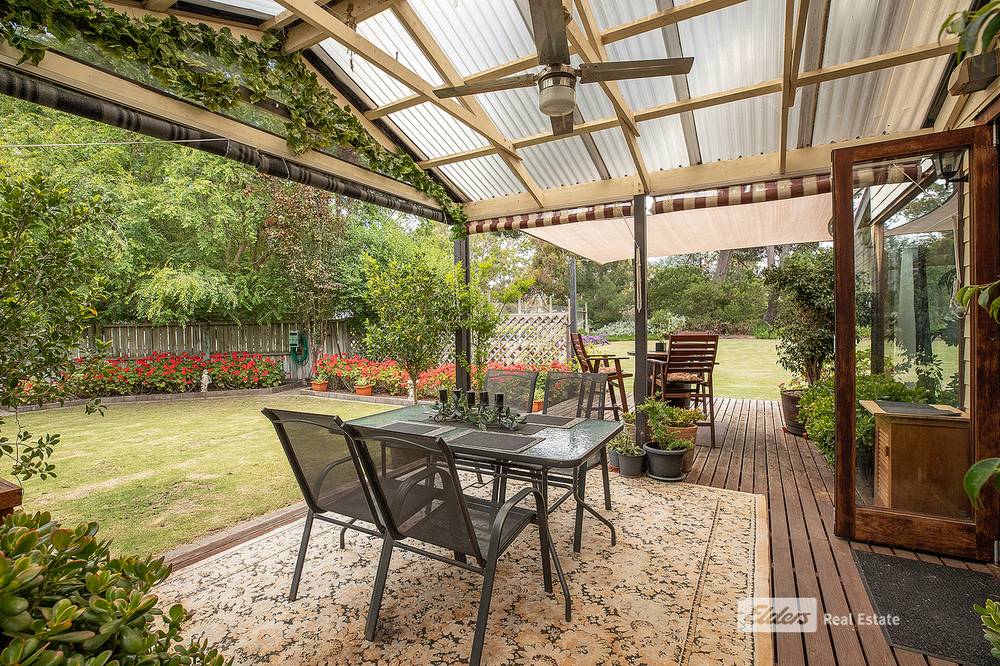 17 COOEE Road, KYBYBOLITE, SA 5262