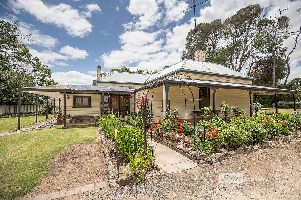 17 COOEE Road, KYBYBOLITE, SA 5262