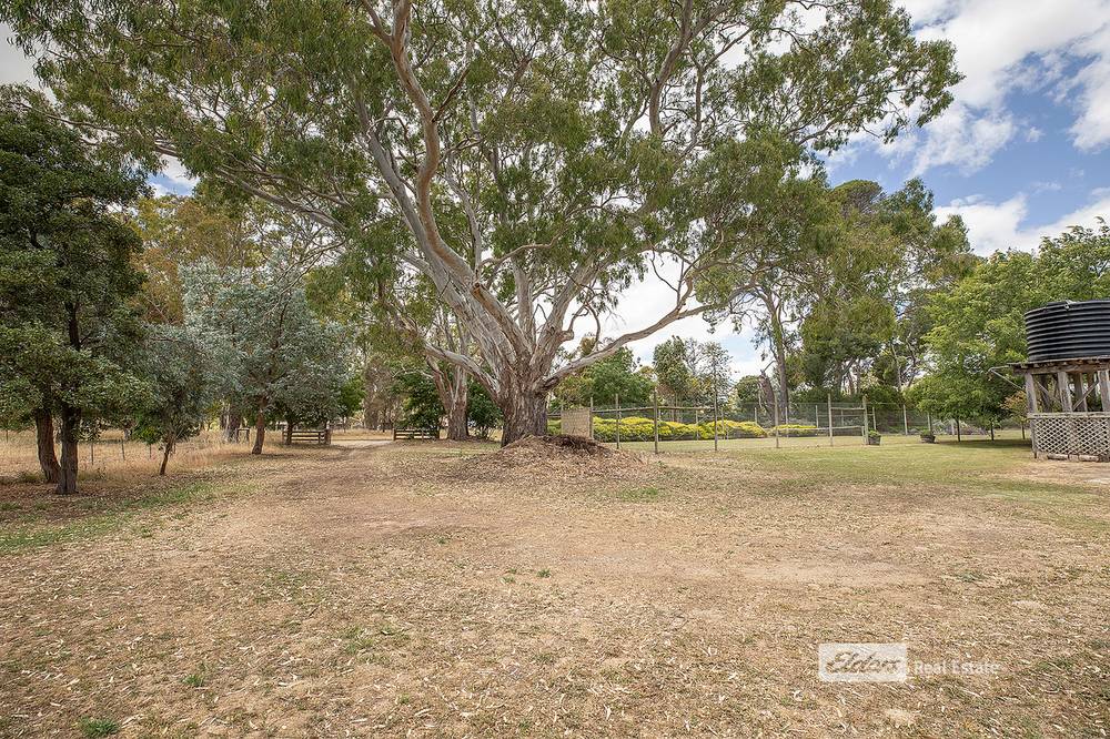 17 COOEE Road, KYBYBOLITE, SA 5262