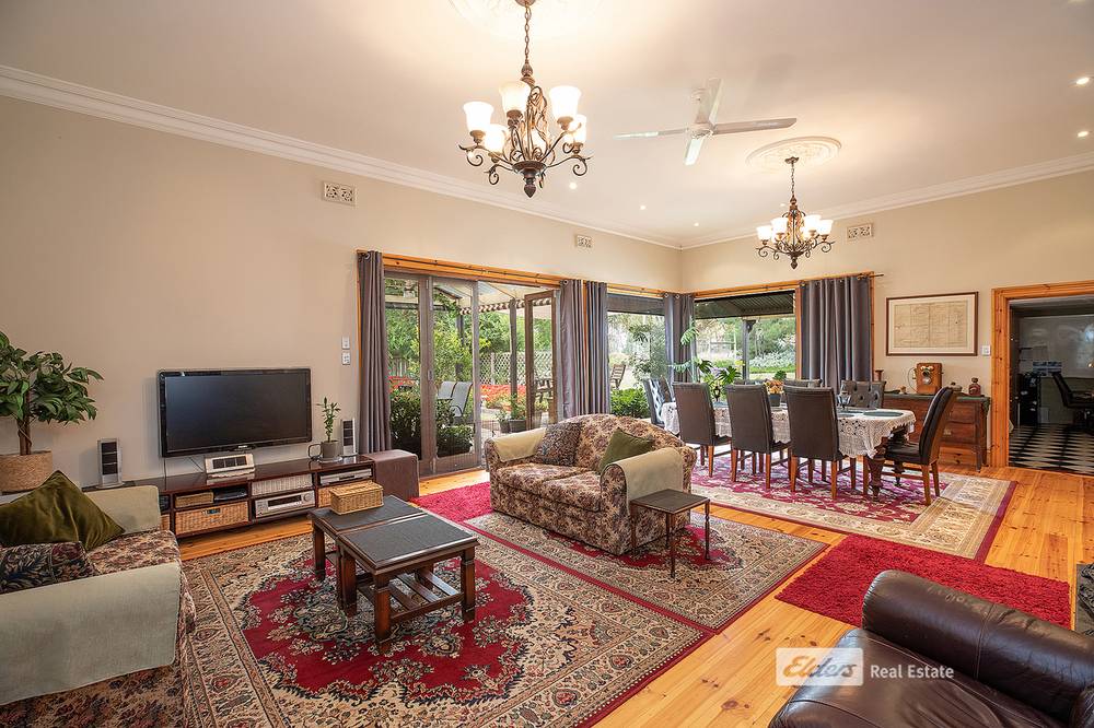 17 COOEE Road, KYBYBOLITE, SA 5262