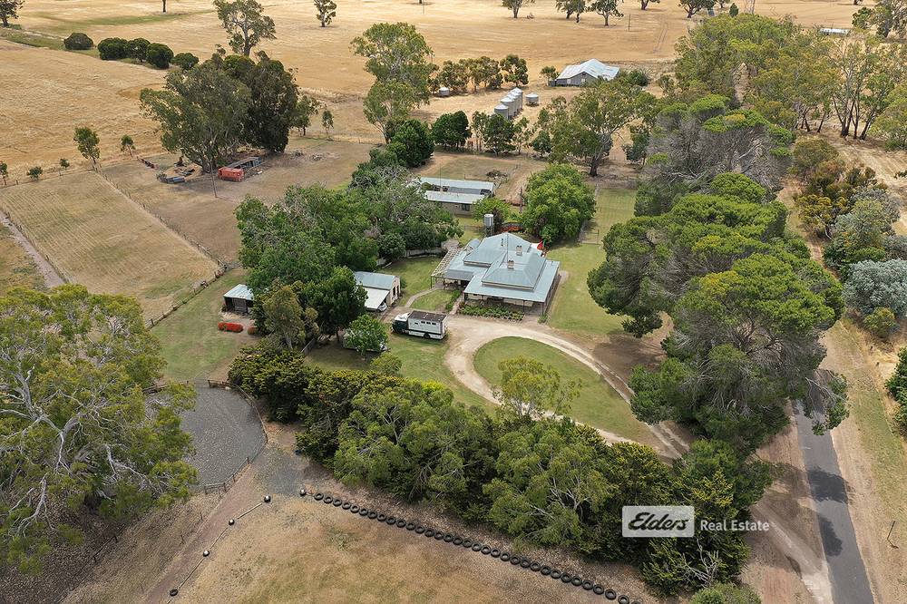 17 COOEE Road, KYBYBOLITE, SA 5262