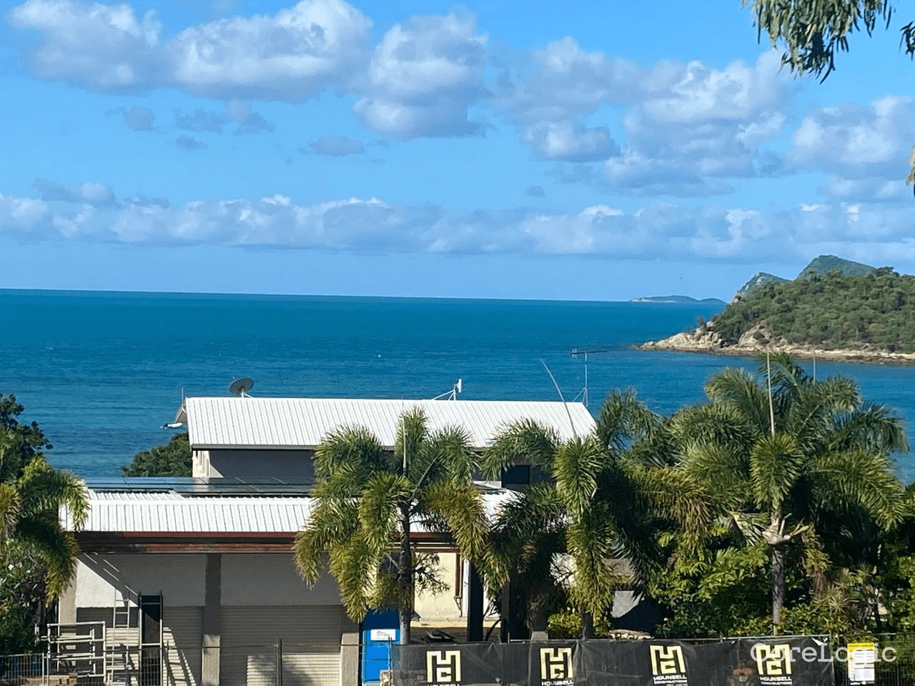 33 Gloucester Avenue, HIDEAWAY BAY, QLD 4800